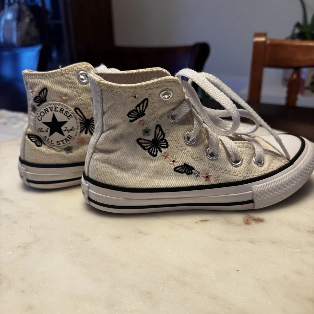 Converse Chuck Taylor All Star Sneaker Youth Girls Size 11 Butterfly Embroidery